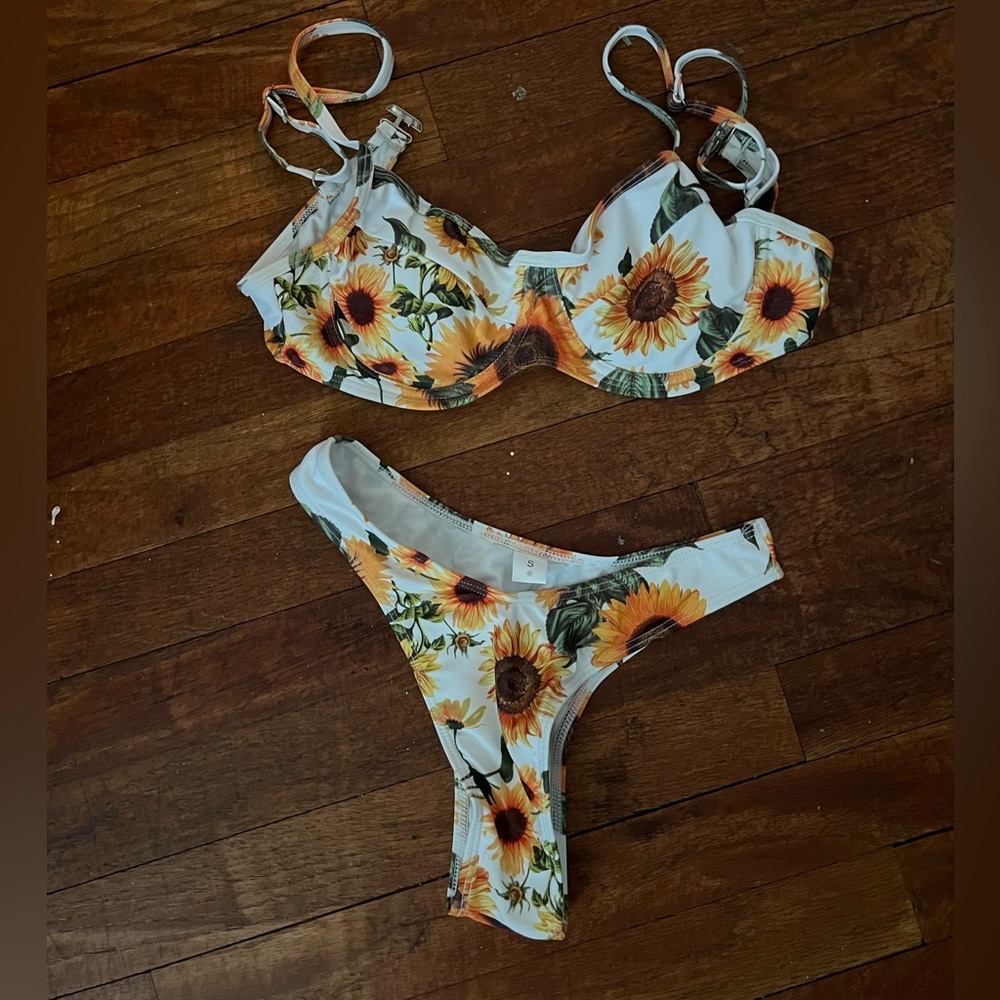 Kamoni Bikini Set